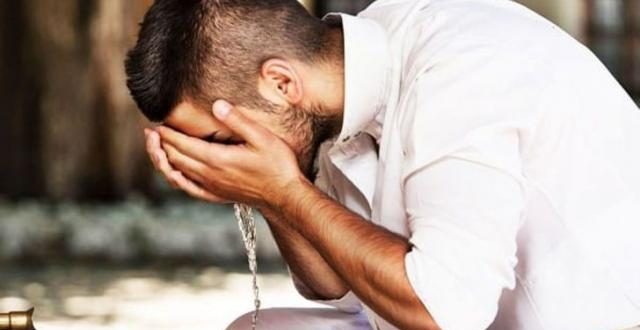 المضمضة والاستنشاق